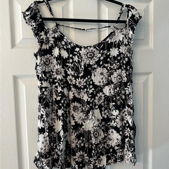 Forever 21 L Black White Floral Off Shoulder Top R $35 - Picture 8 of 10